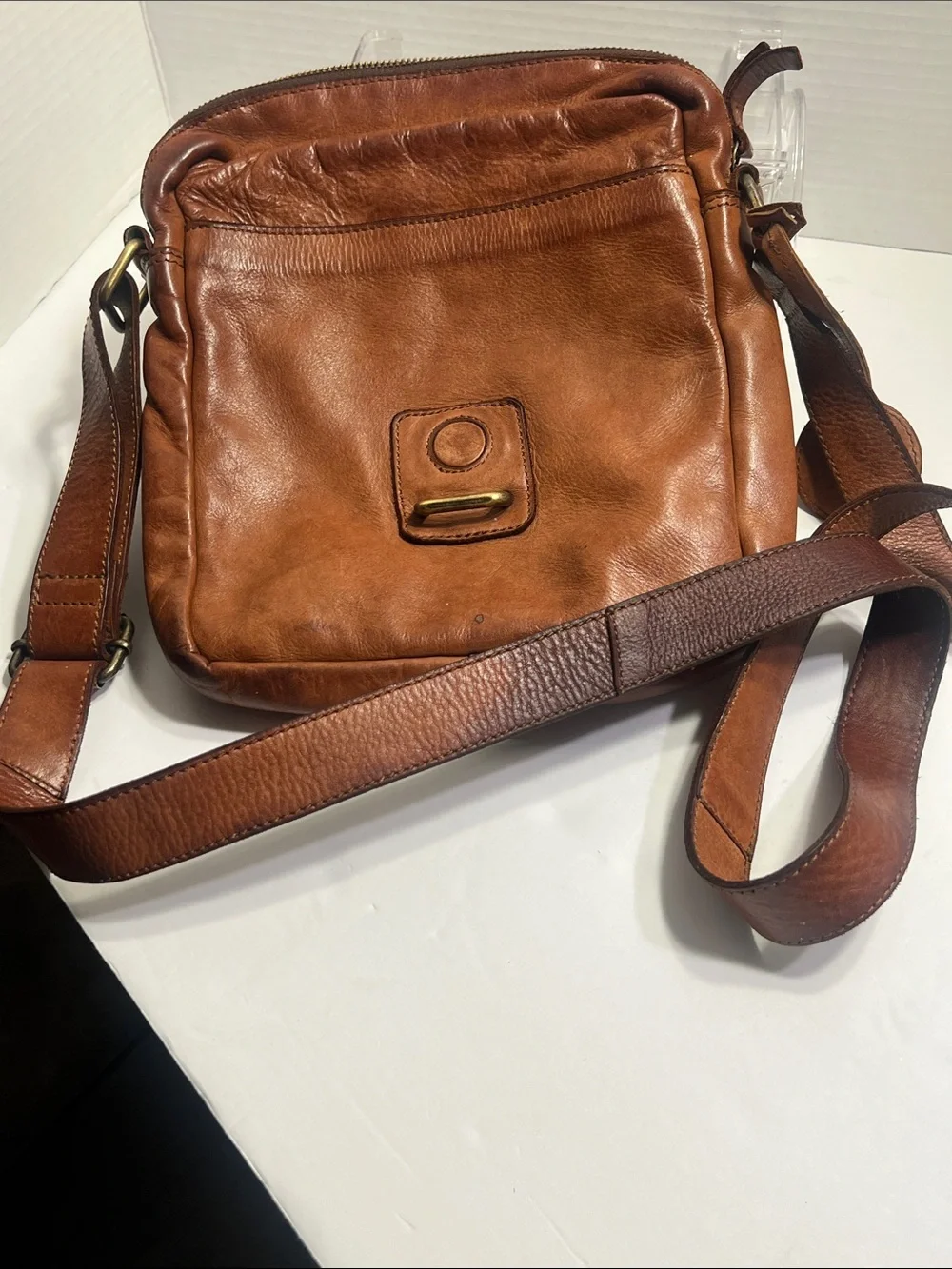 Men's Tan Leather Messenger Bag with Adjustable Strap